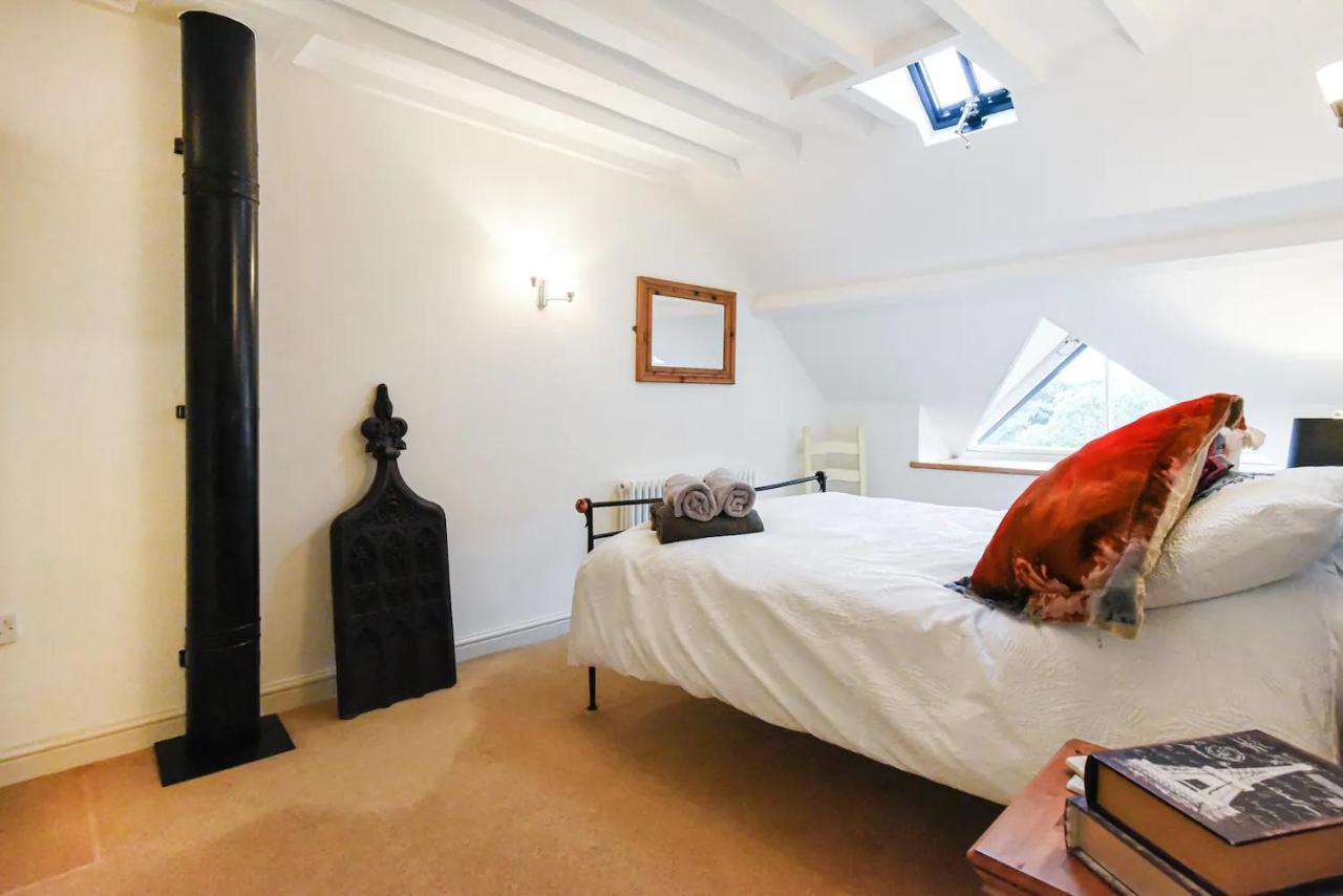 Converted Chapel, Stunning Sea & Mountain Views! Penmaenmawr Экстерьер фото